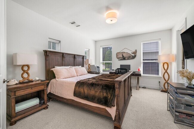 Photo - 816 Ennis St