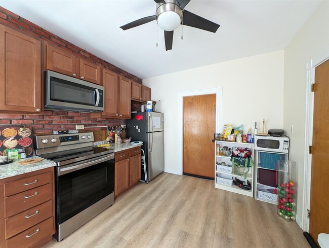 Photo - 35 Pearson Rd Unit 1