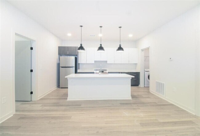 Photo - 260 Martha Dr