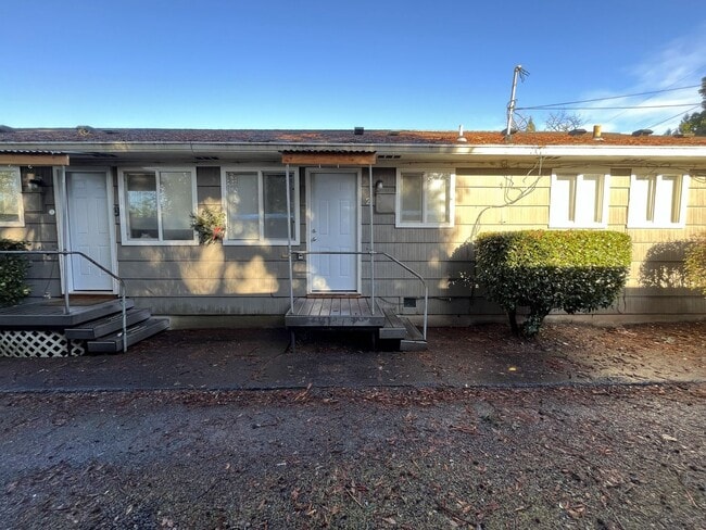 Photo - Cozy 1-Bedroom Apartment with Natural Light & Outdoor Living-Single level, feels more like a home... Unidad #2