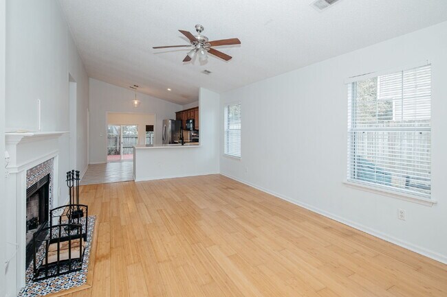 Photo - Charming 3-Bedroom Home with Hardwood Floors in Shadowmoss