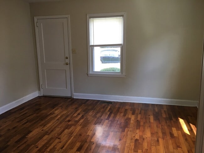 Photo - Wonderful 2 Bedroom, 1 Bath Duplex!!