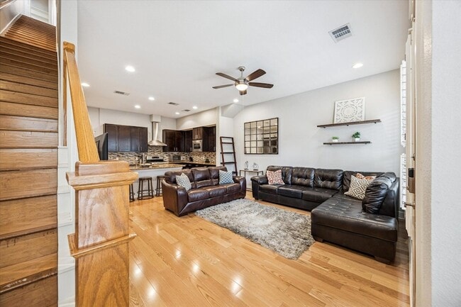 Photo - 2520 Bluebonnet Ln Unit 45