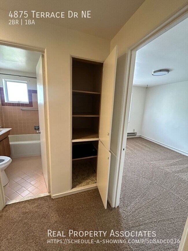 Photo - 4875 Terrace Dr NE