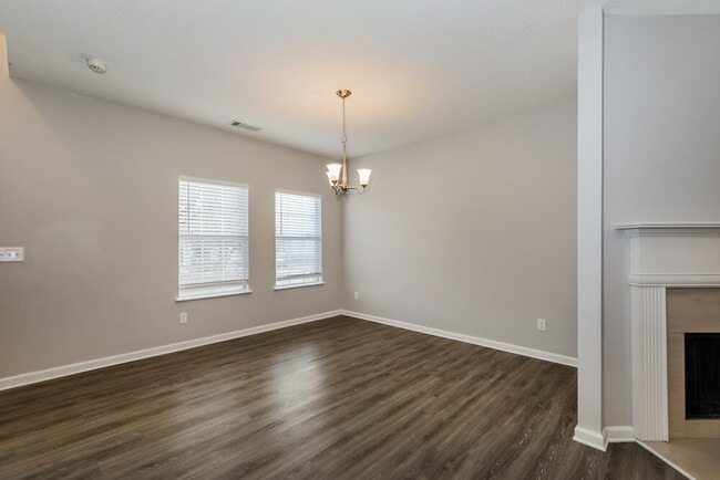 Photo - 1618 Thornwick Trace