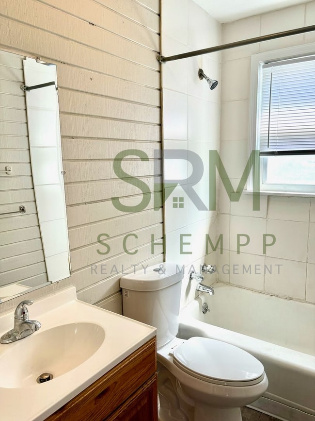 Photo - Spacious 2 bedroom home near Churchill Downs- Section 8 accepted