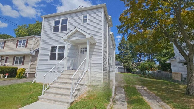 Photo - 125 Birch St Unit #2