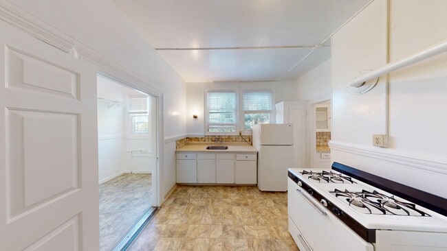 Photo - 2129 Haste Street