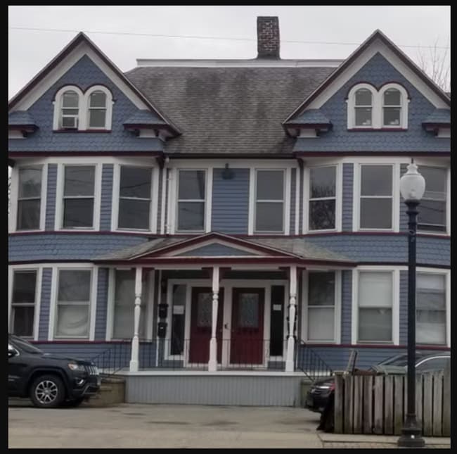 Building Photo - Fairfield Ave Unit 2nd Left