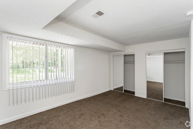 1 BR, 1 BA - 825 SF