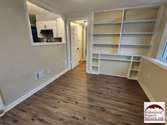 Photo - Walk to shops, dining and recreation areas!