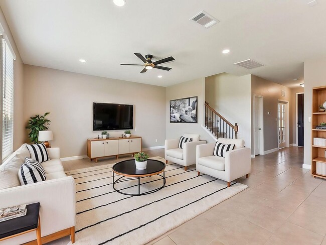 Photo - 600 Saturnia Dr