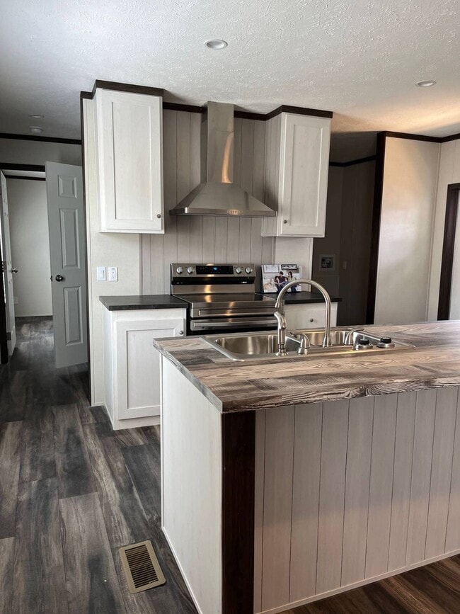 Photo - 15538 Touriel Rd