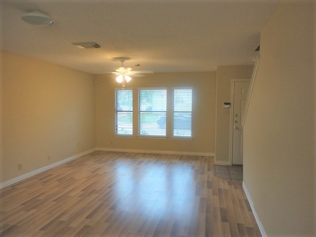 Photo - 4914 Dovefield Dr