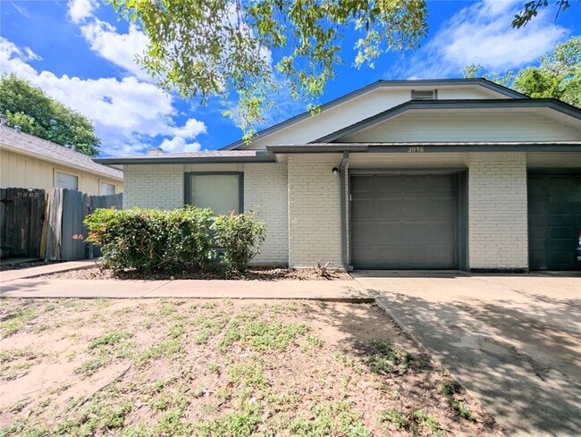 Building Photo - 2036 Redwing Way
