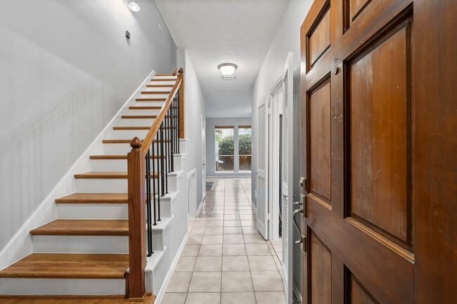 Photo - 17 E Willowood Ct