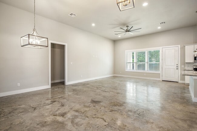 602 Montclair Ave