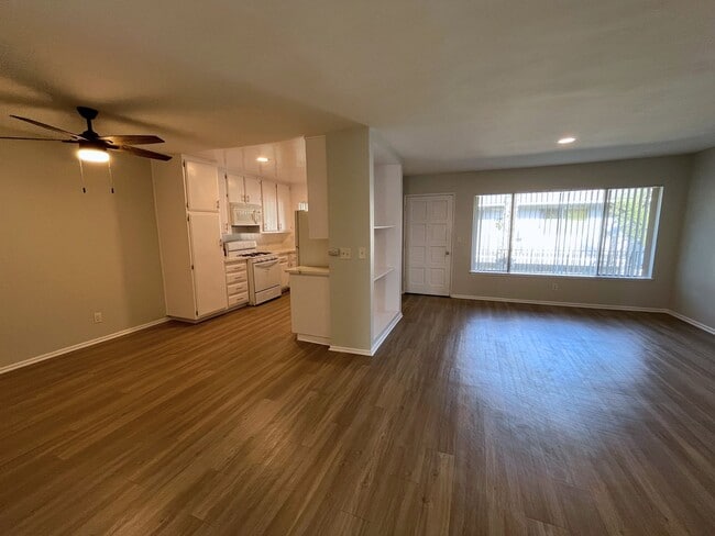 Photo - 18400 Prairie Street