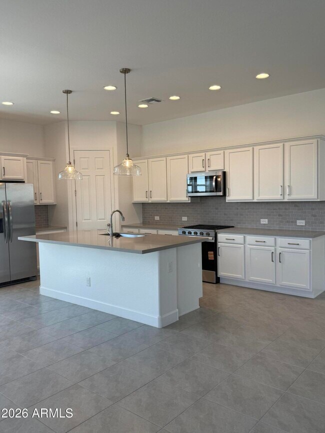 2921 E Msn Ln