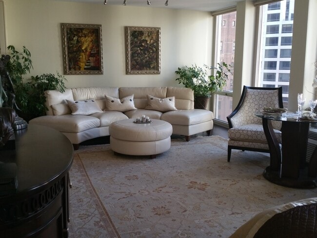 Photo - 111 E Chestnut St Unidad 17E