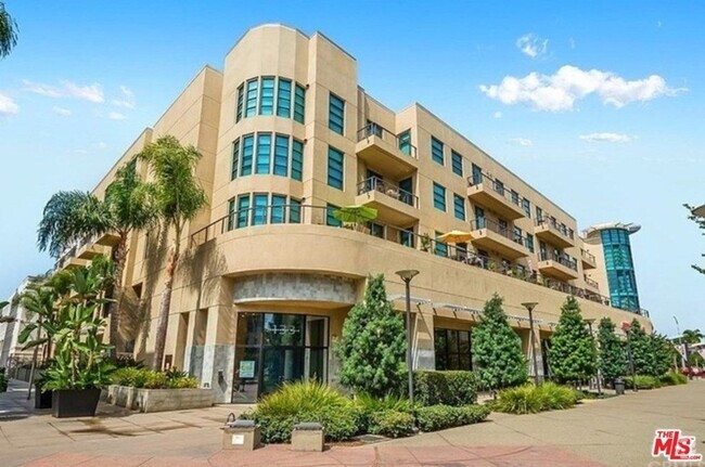 Building Photo - 133 The Promenade N Unit 110 Rental