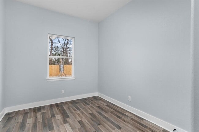 Photo - 1010 Junell St