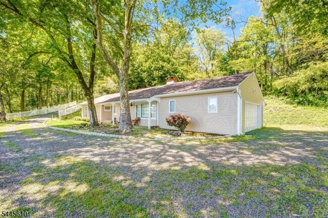 Photo - 306 Warrenville Rd