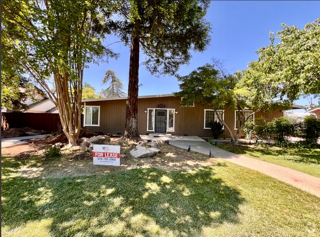 Building Photo - $2,300 Peach & Kings Canyon, 3 Bedroom - S... Rental