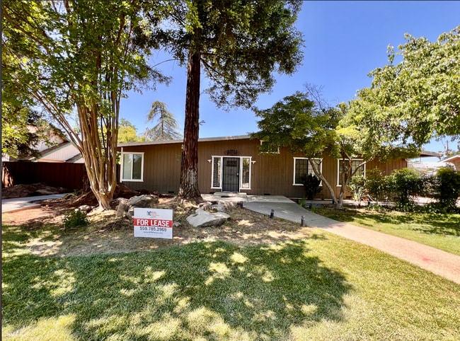$2,300 Peach & Kings Canyon, 3 Bedroom - S... - $2,300 Peach & Kings Canyon, 3 Bedroom - S... House