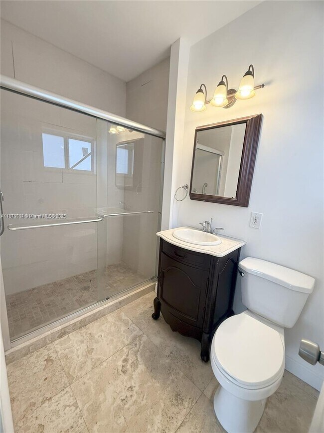 Photo - 1450 NW 35th St Unidad 1