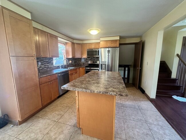 102 Starling Rd