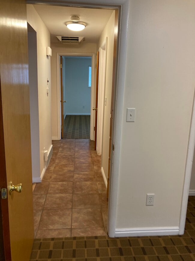 hallway - 922 S Lake St Unit 1