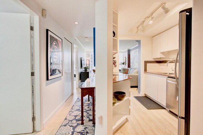 Photo - 1052 Burrard St Unit ID1345514P