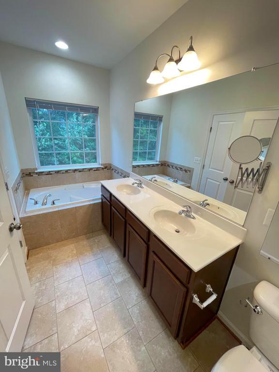 Photo - 327 Woodstream Blvd