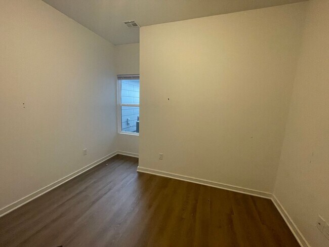 Photo - 11309-11311 W 35th St S