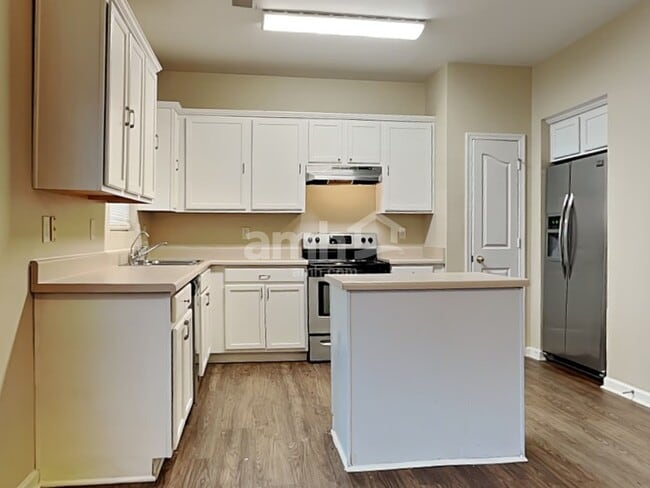 Photo - 15522 Rathangan Dr