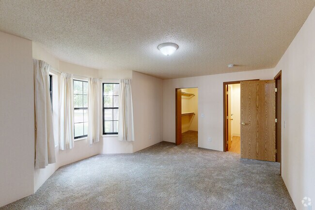 2BR, 2BA - 1,065SF
