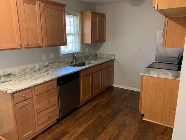 Photo - Darling Three Bedroom Home in Mount Holly NC!!