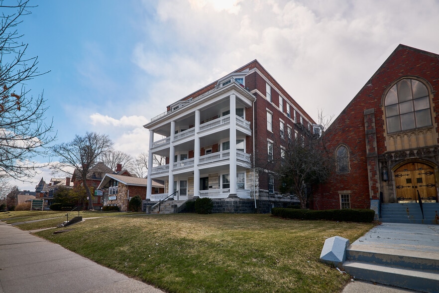 762 Madison Ave - Partial Side Profile