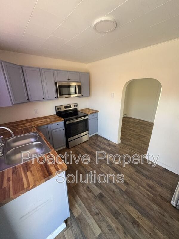 Photo - 221 Dunmore St Unit B