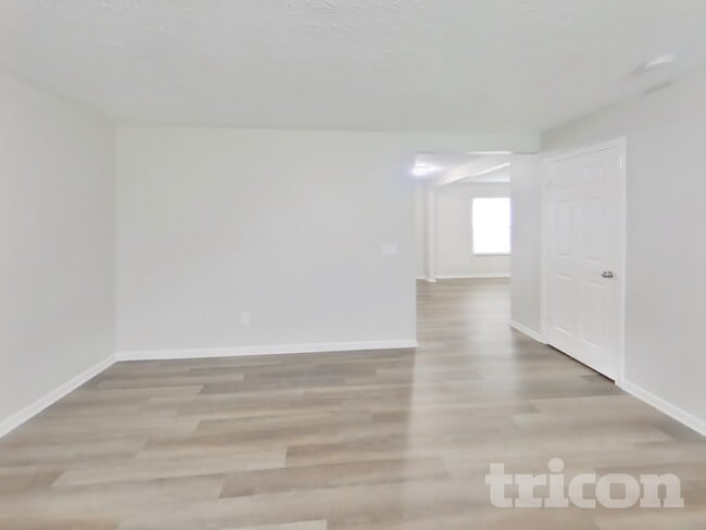 Photo - 10823 Green Meadow Pl