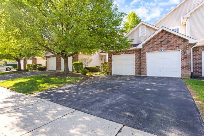 Building Photo - Beautiful 2 Bed, 2 bath Townhome