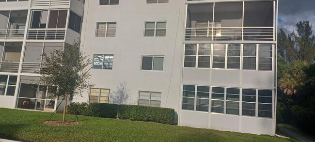 Photo - 2998 Sunrise Lakes Dr E Unit 121