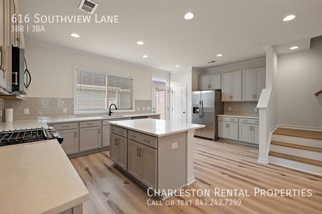Photo - 616 Southview Ln