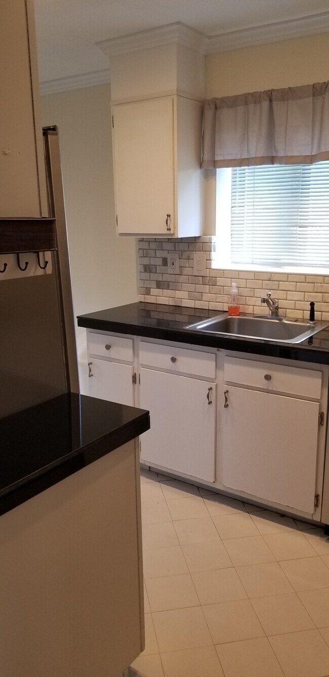 Photo - 75 Greenway Close