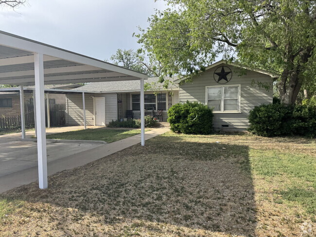 Building Photo - Preleasing for Summer/Fall 2025 - Charming... Rental