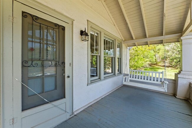 Photo - 1117 Enfield Rd