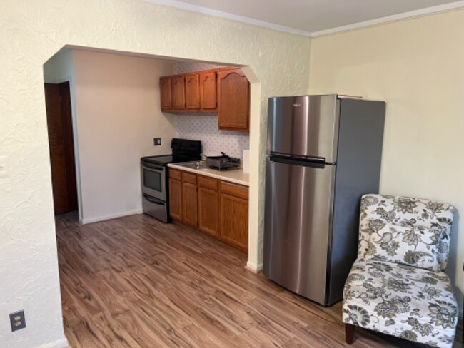 Photo - 1678 Fort St Unit Apt 1