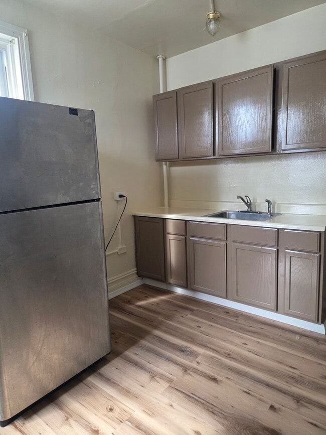 Photo - 654 Chestnut St Unidad 654 CHESTNUT STREET 2FL.