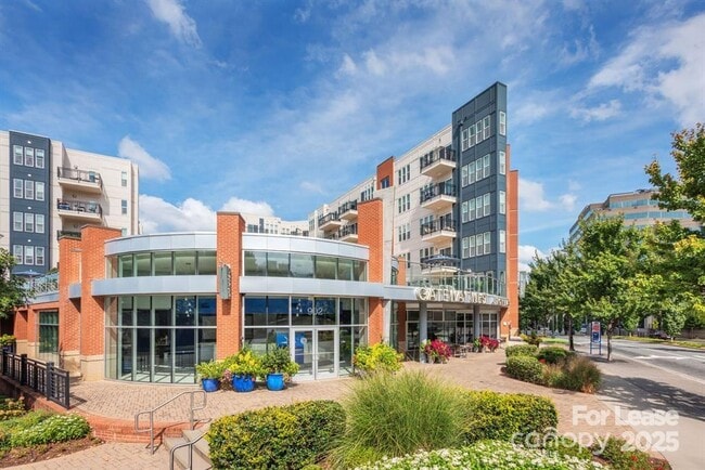 Photo - 902 W 4th St Unit Grove